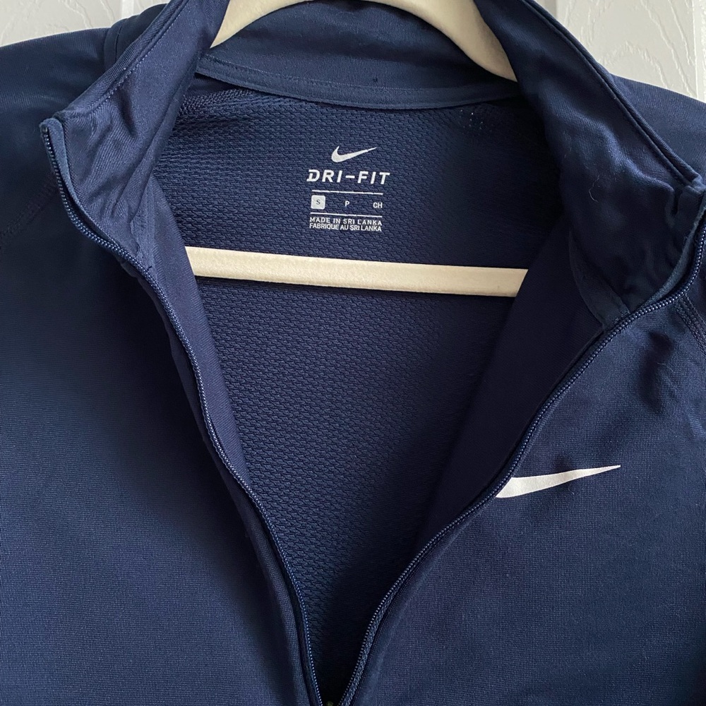 Nike Dri-Fit Quarter Zip Running Jacket w/ Thumb Holes - Navy - Picture 10 of 10